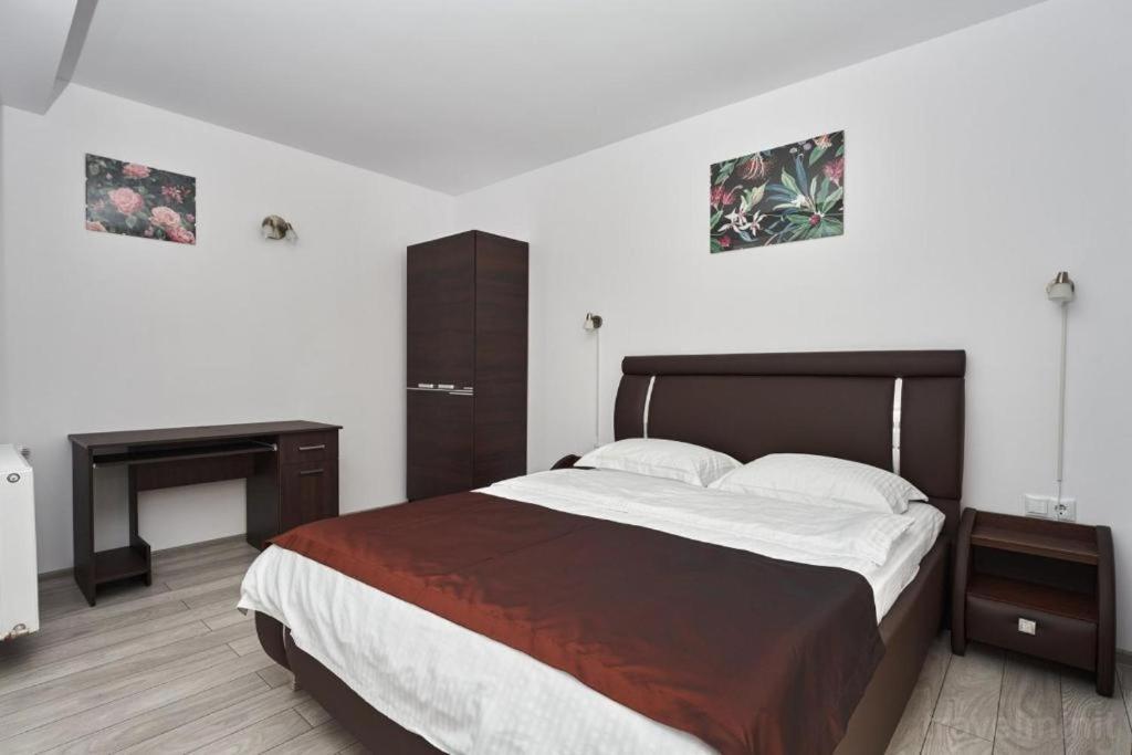 Pension Mora Cluj-Napoca Ngoại thất bức ảnh