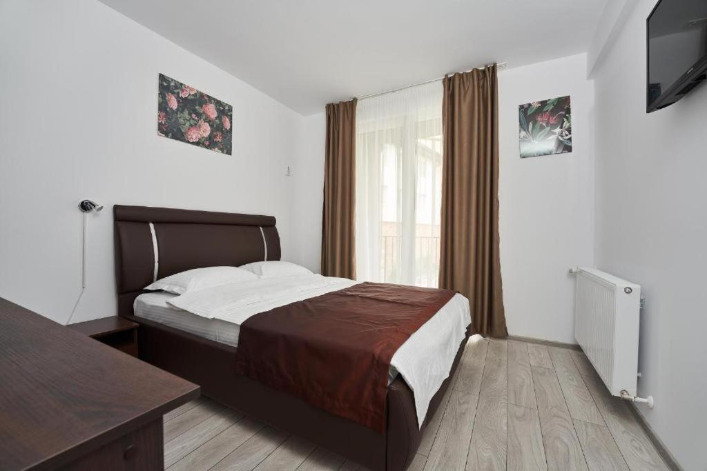 Pension Mora Cluj-Napoca Ngoại thất bức ảnh