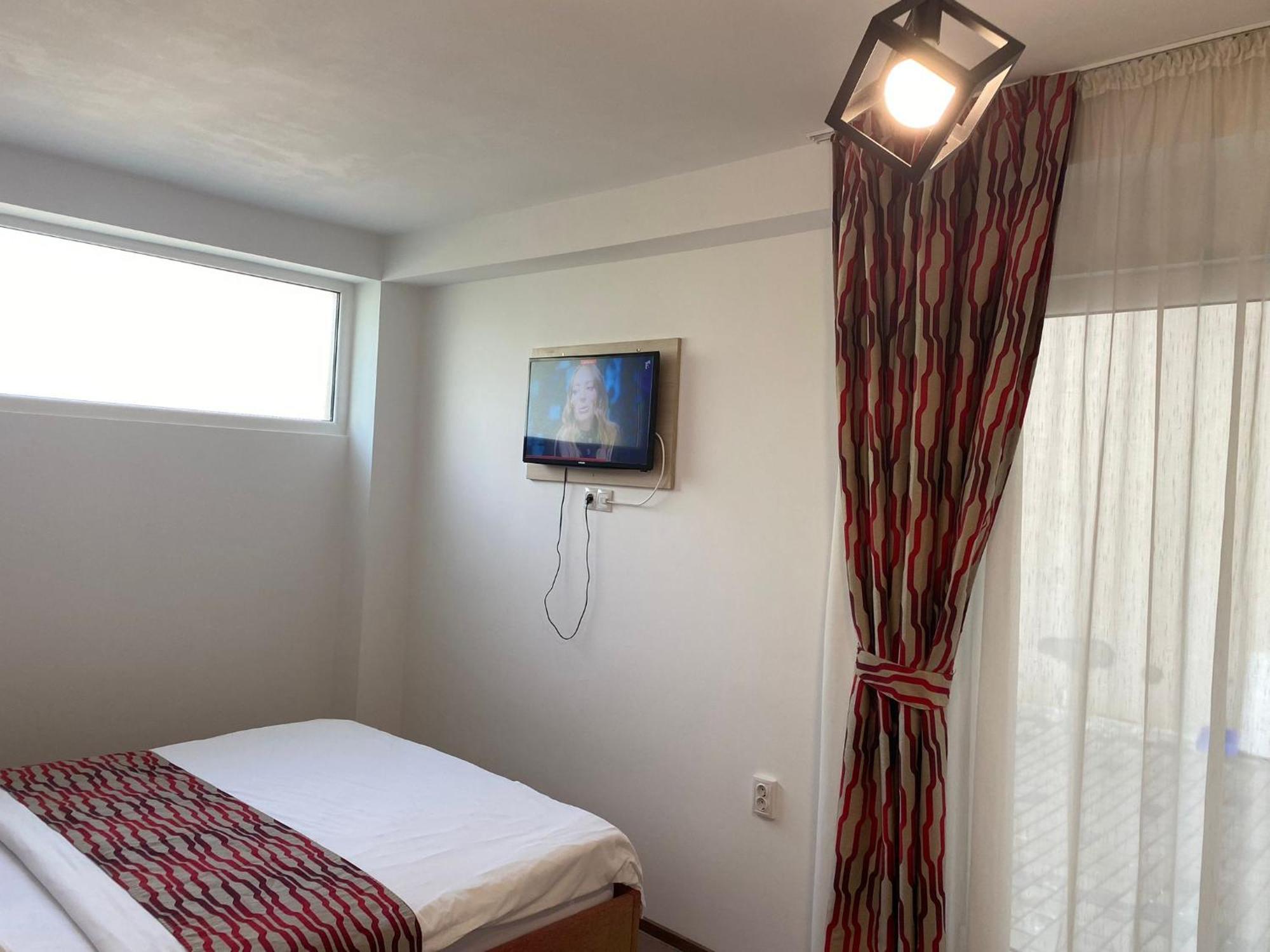 Pension Mora Cluj-Napoca Ngoại thất bức ảnh
