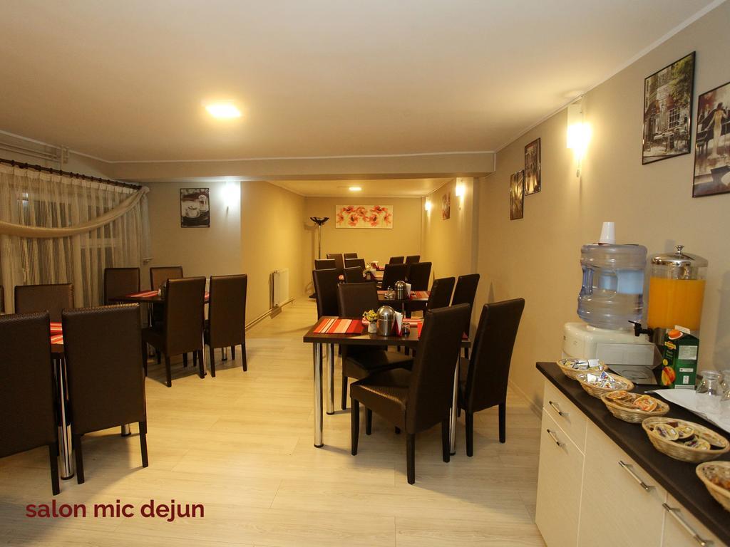 Pension Mora Cluj-Napoca Ngoại thất bức ảnh